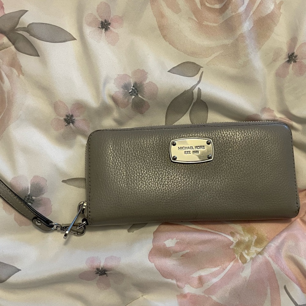 Michael Kors wallet/wristlet